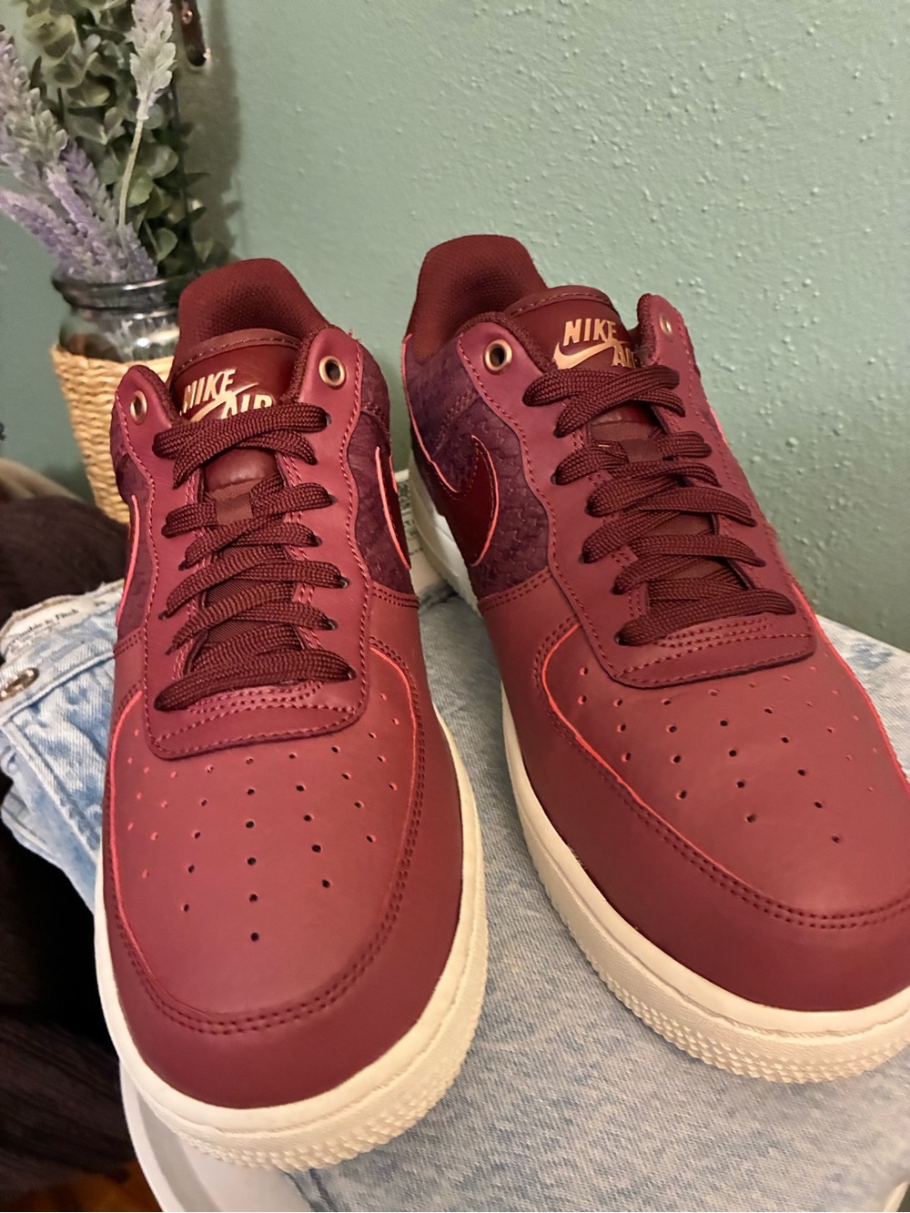 Nike Air Force 1 Low LV8 'Port' Maroon / Gold Eyelets – Size 8.5